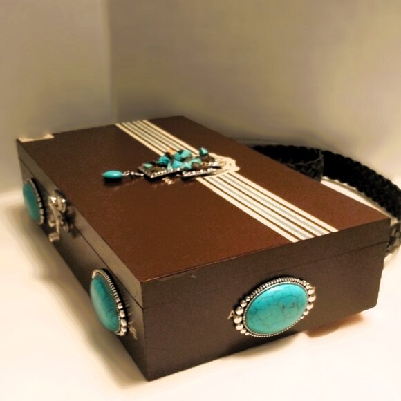 Suenos de Saundra Upcycled Collection, HERITAGE, Shoulder Strap, Cigar Box Purse - Picture 11 of 13